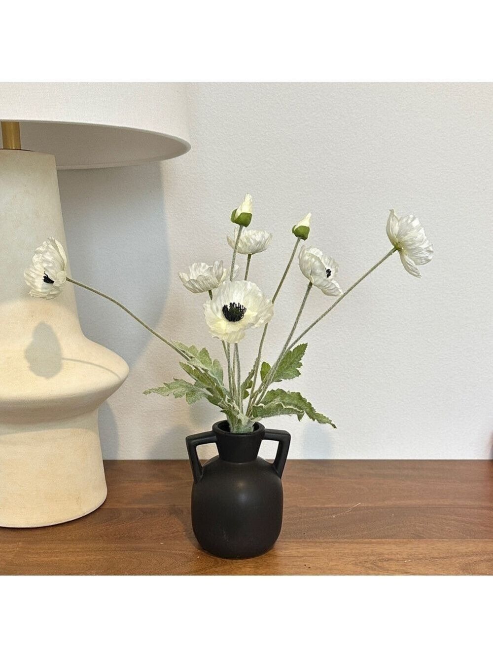Elegant Black Vase with poppy White Flowers